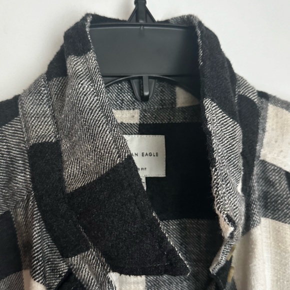American Eagle Women’s Boyfriend Fit Button Down Flannel Top - Picture 4 of 6